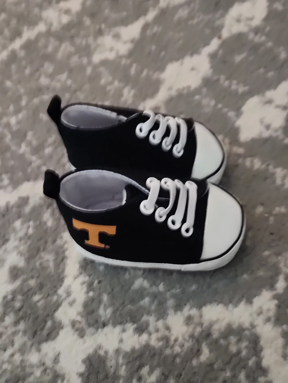 Baby Fanatic Pre-Waljers High-Top Unisex Baby Shoes. NCAA Tennessee Volunteers.